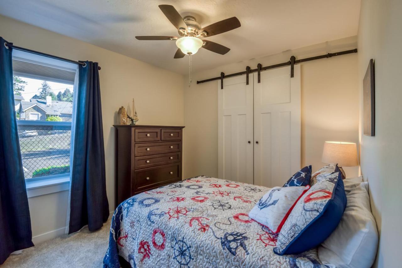 Oceanview Townhome - Pet Friendly - Sleeps 6 - King Depoe Bay Exterior foto