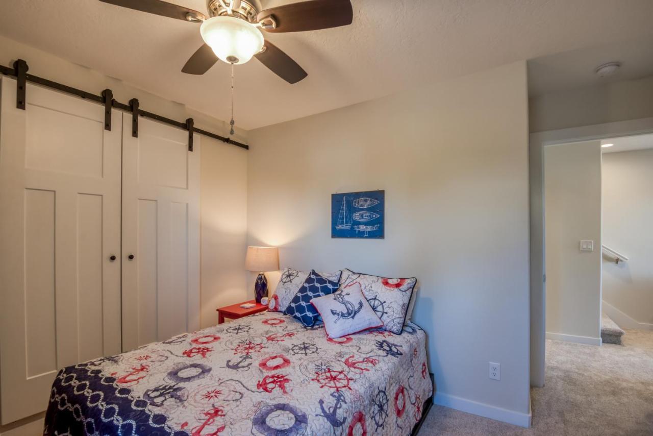 Oceanview Townhome - Pet Friendly - Sleeps 6 - King Depoe Bay Exterior foto